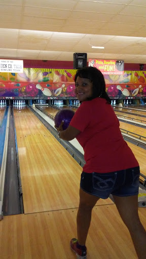 Bowling Alley «30 Strikes Bowling Center», reviews and photos, 501 S White Horse Pike, Stratford, NJ 08084, USA