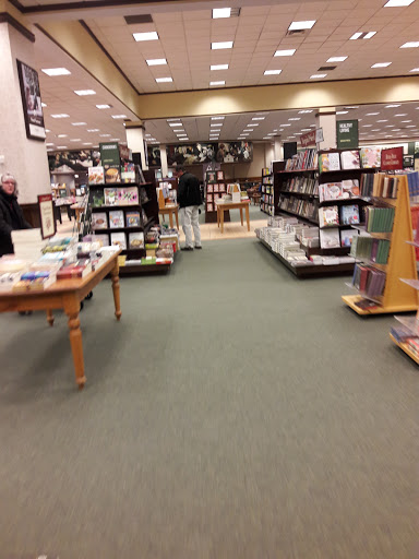 Book Store «Barnes & Noble», reviews and photos, 396 John R Rd, Troy, MI 48083, USA