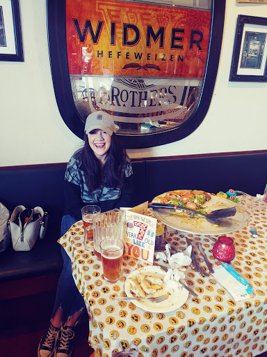 Pizza Restaurant «Flying Pie Pizzeria», reviews and photos, 16691 SE McLoughlin Blvd, Milwaukie, OR 97267, USA