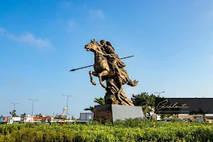 Statue Bio Guerra-Cotonou airport image