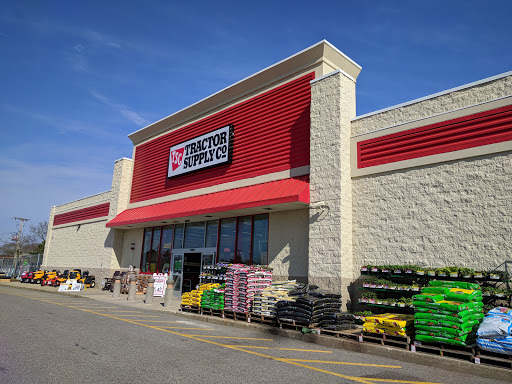 Tractor Supply Co., 3017 Cranberry Hwy, East Wareham, MA 02538, USA, 