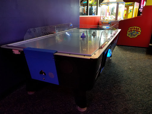 Bowling Alley «Brunswick Zone Glendale Heights», reviews and photos, 558 North Ave, Glendale Heights, IL 60139, USA