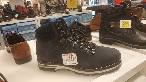 Stores to buy women's black boots Nuremberg