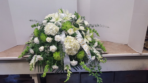 Florist «Foti Flowers At Yuess Gardens», reviews and photos, 406 3rd St, Newburgh, NY 12550, USA