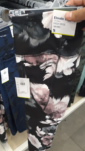 Clothing Store «Old Navy», reviews and photos, 1400 Willowbrook Mall, Wayne, NJ 07470, USA