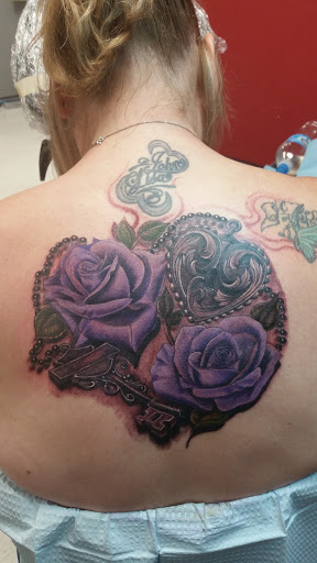 Tattoo Shop «Wyze Guyz Tattoo Parlor», reviews and photos, 3012 Lee Trevino Dr B, El Paso, TX 79936, USA