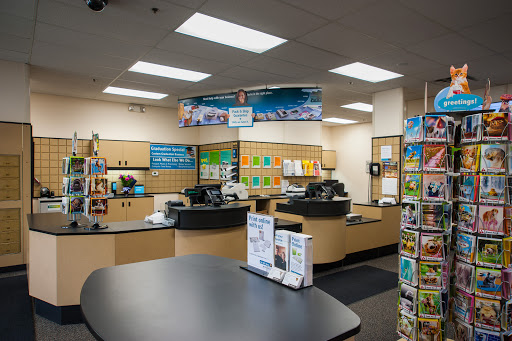 The UPS Store, 855 Village Center Dr, North Oaks, MN 55127, USA, 