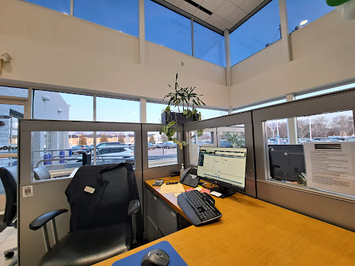 Used Car Dealer «Suburban Ford of Sterling Heights Used Car Super Center», reviews and photos, 40552 Van Dyke, Sterling Heights, MI 48313, USA
