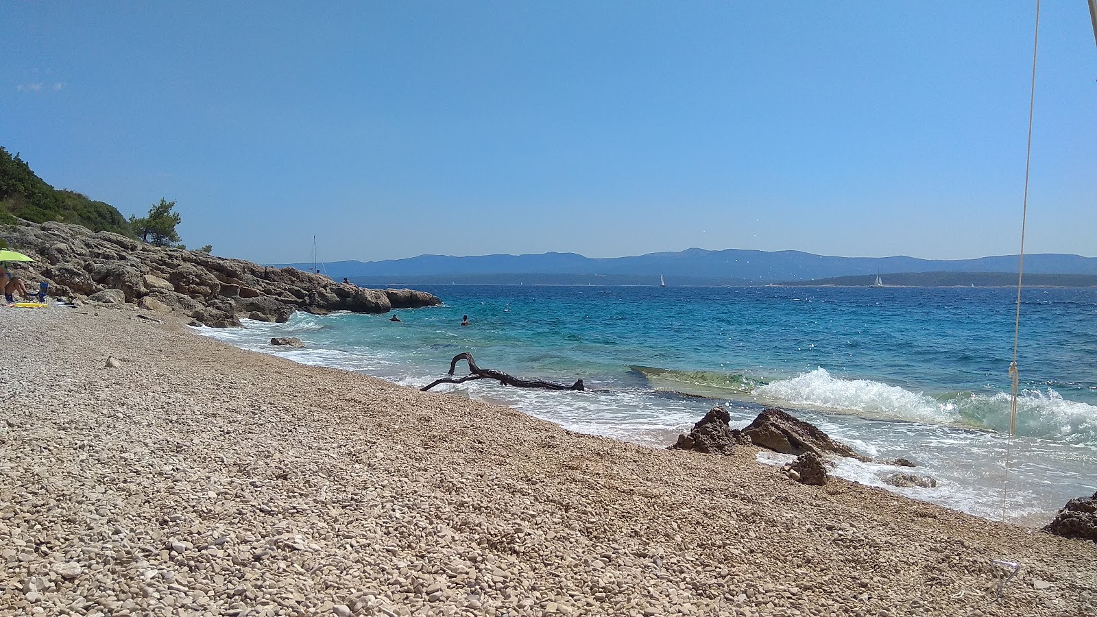 Photo de Mali Zagradac beach zone sauvage