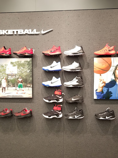 Sportswear Store «Nike», reviews and photos, 1261 Woodward Ave, Detroit, MI 48226, USA