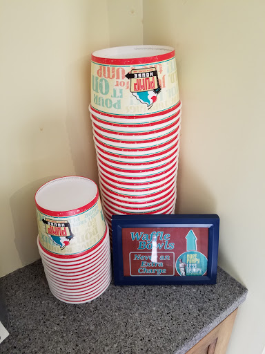 Frozen Yogurt Shop «The Pump House Frozen Yogurt Bar - Grand Rapids», reviews and photos, 2090 Celebration Dr NE #120, Grand Rapids, MI 49525, USA