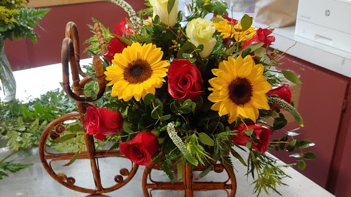 Florist «Marion Smith Florist», reviews and photos, 5904 7th St, Zephyrhills, FL 33542, USA