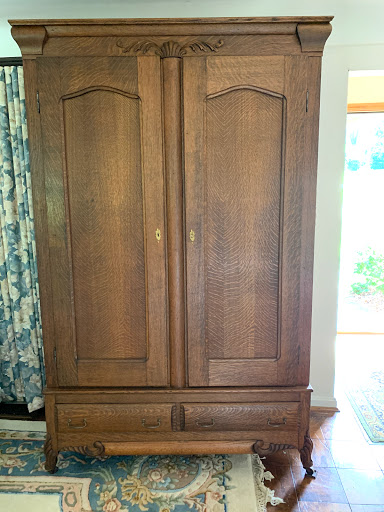 Antique Furniture Store «Every Now & Then Antique Furniture Mall», reviews and photos, 430 W Benson St, Cincinnati, OH 45215, USA