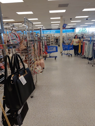 Clothing Store «Ross Dress for Less», reviews and photos, 926 Airport Center Rd, Allentown, PA 18109, USA