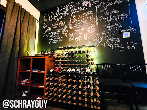 Restaurant «Evans Street Station», reviews and photos, 110 S Evans St, Tecumseh, MI 49286, USA