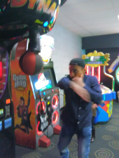 Bowling Alley «AMF Brookgate Lanes», reviews and photos, 14950 Snow Rd, Brook Park, OH 44142, USA