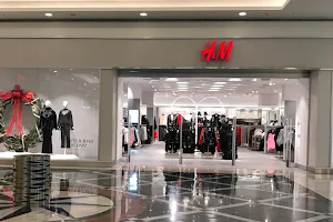 H&M image