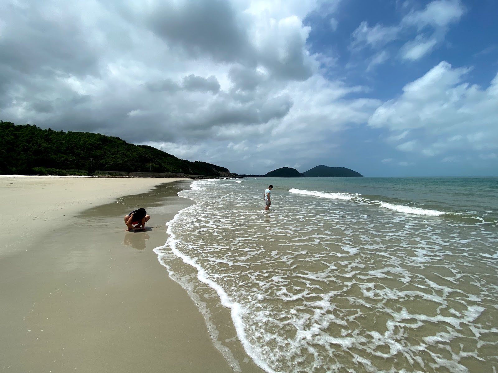 Fotografija Minh Chau Beach II z dolga ravna obala