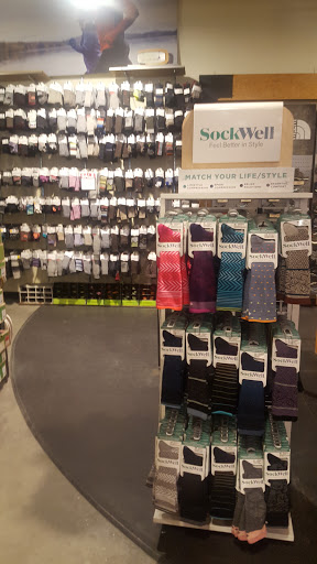 Outdoor Sports Store «Eastern Mountain Sports», reviews and photos, 87 Marginal Way, Portland, ME 04101, USA