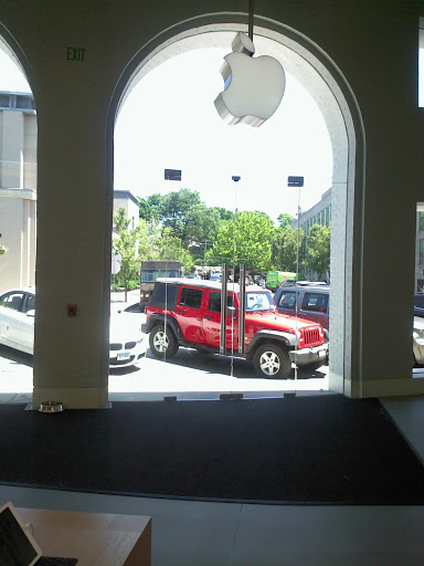 Computer Store «Apple Greenwich Avenue», reviews and photos, 356 Greenwich Ave, Greenwich, CT 06830, USA