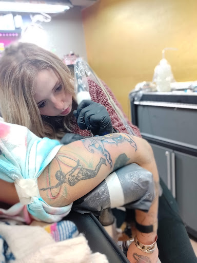 Tattoo Shop «Twisted Tattoo & Body Piercing», reviews and photos, 4168 N Elston Ave, Chicago, IL 60618, USA