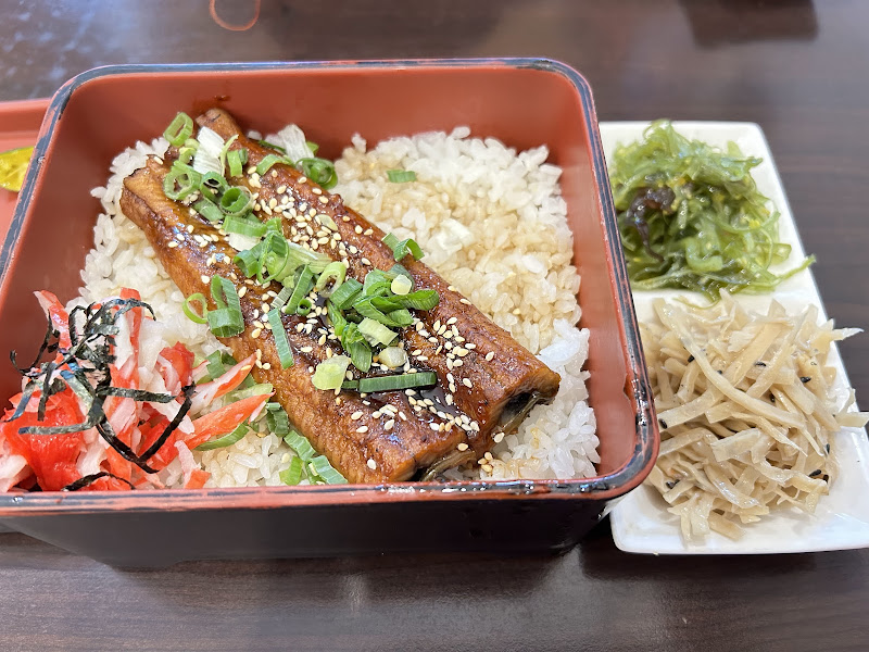 滝神丼飯（八德店）寵物友善，內有比熊（親人、親狗）