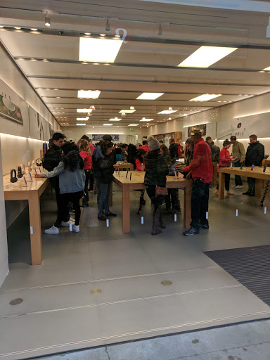 Computer Store «Apple Alderwood Mall», reviews and photos, 3000 184th St SW, Lynnwood, WA 98037, USA