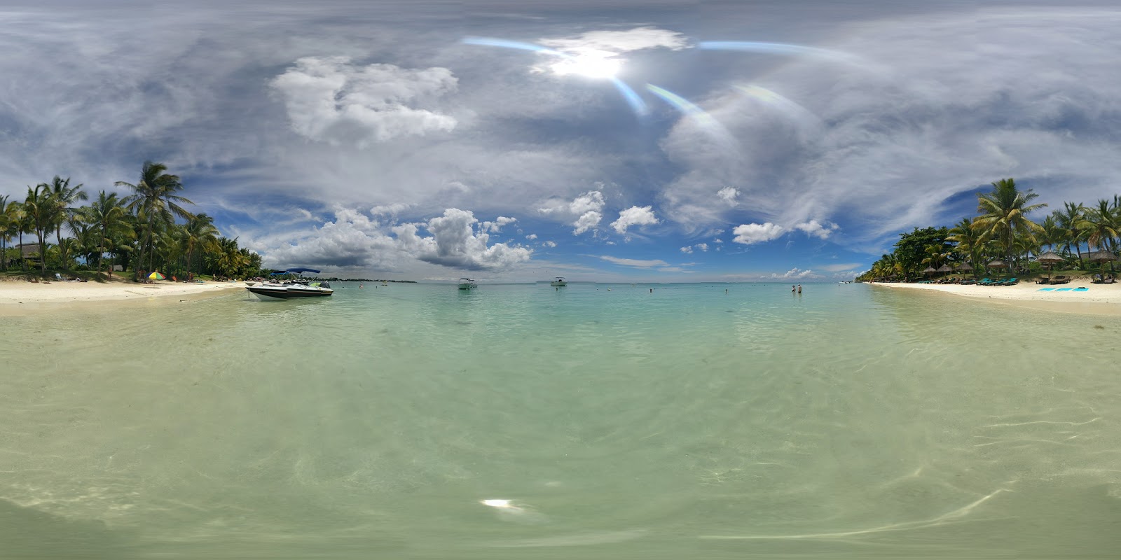 Foto av Trou aux Biches Beach med lång rak strand