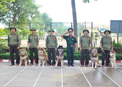 Huấn luyện chó Hoàng Gia Quân Đoàn 4