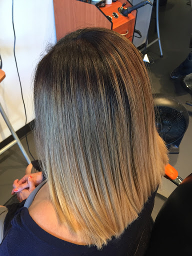 Hair Salon «Estate Beauty Hair Salon», reviews and photos, Estate Beauty Hair Salon, 8515 California Route 2, West Hollywood, CA 90069, USA