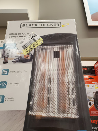 Shopping Mall «Framingham Mall Shopping Center», reviews and photos, 400 Cochituate Rd, Framingham, MA 01701, USA