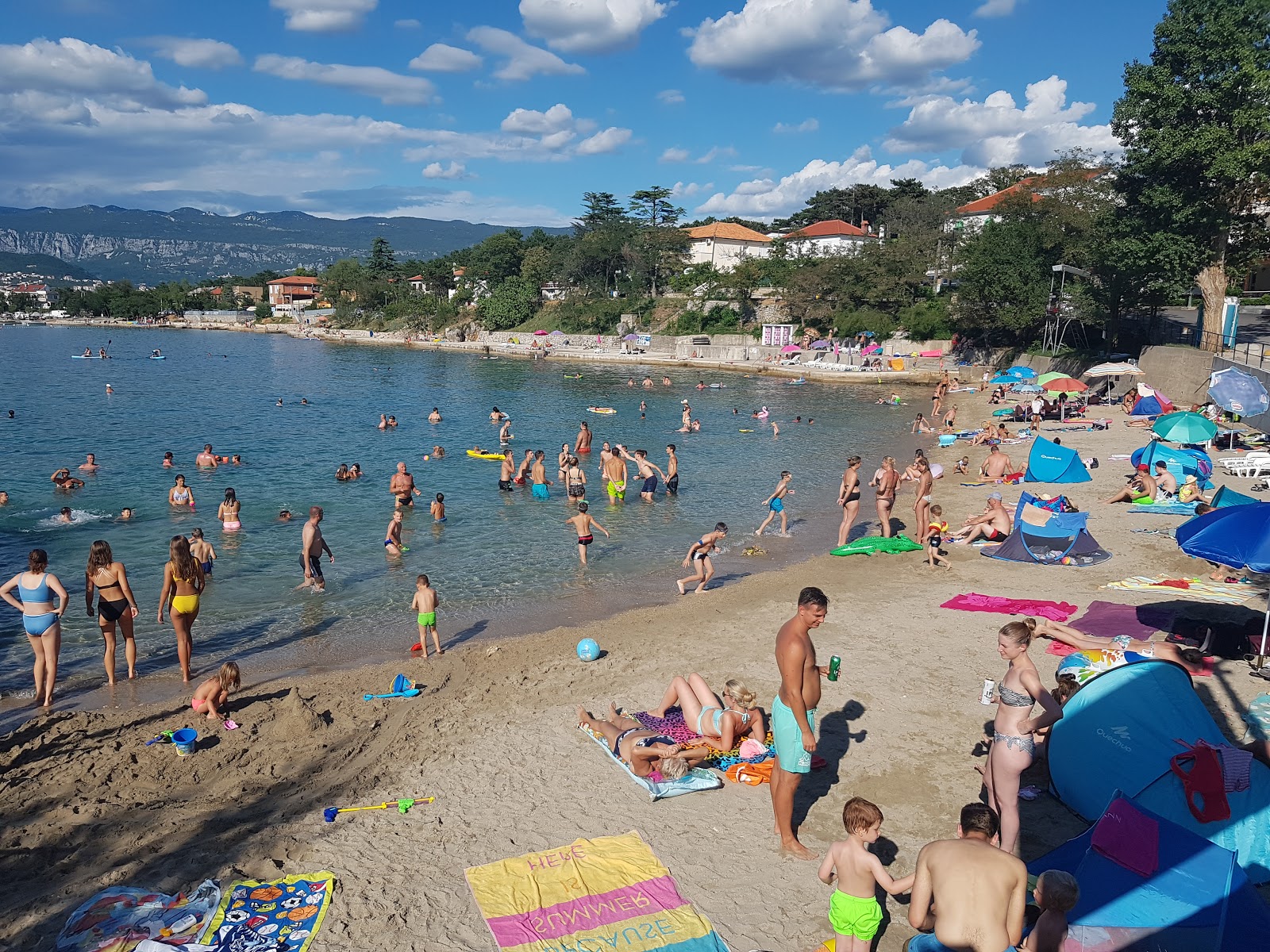 Fotografija Pjescana plaza z svetel pesek površino