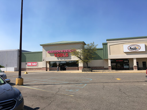 Hardware Store «Harbor Freight Tools», reviews and photos, 4600 Stadium Dr, Kalamazoo, MI 49008, USA