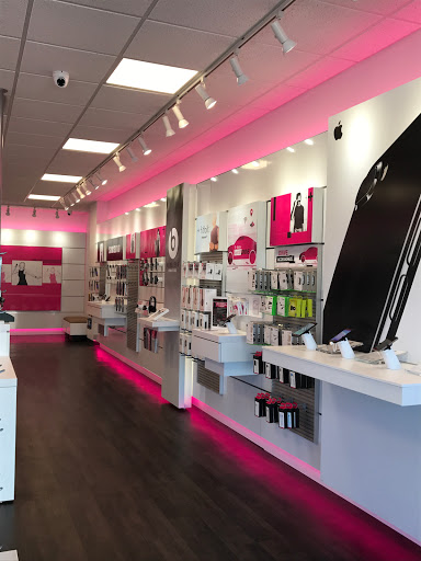 Cell Phone Store «T-Mobile», reviews and photos, 1050 E Philadelphia Ave STE 10, Gilbertsville, PA 19525, USA
