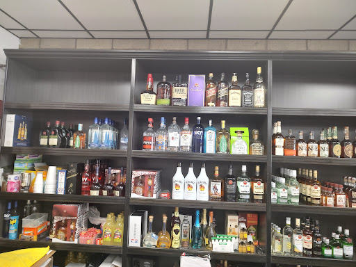 Liquor Store «El Toro Liquor Store», reviews and photos, 5501 Atlantic Blvd, Maywood, CA 90270, USA