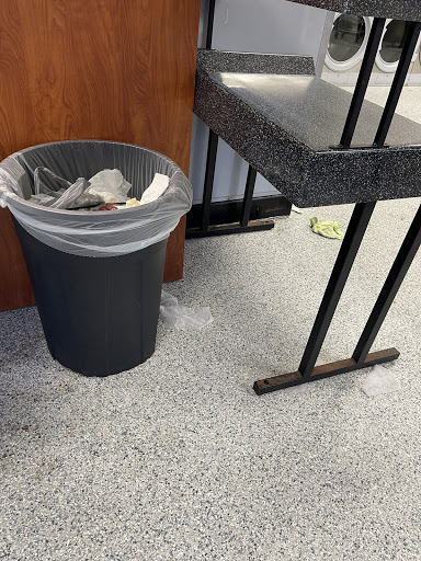 Laundromat «St. Clair Shores Electrolux Express Coin Laundromat», reviews and photos, 27520 Harper Ave, St Clair Shores, MI 48081, USA