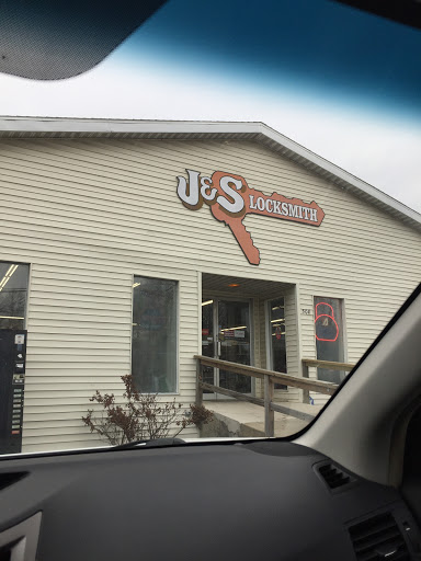 Locksmith «J & S Locksmith and Lawnmower», reviews and photos, 508 W 17th St, Bloomington, IN 47404, USA