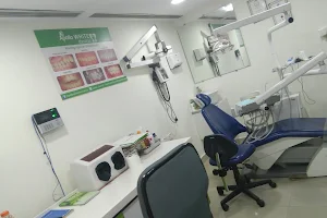 Apollo Dental Clinic – Best Dentist in Somajiguda Hyderabad - Dental Implants, Aligners, Oral Surgery, Teeth Whitening & RCT image
