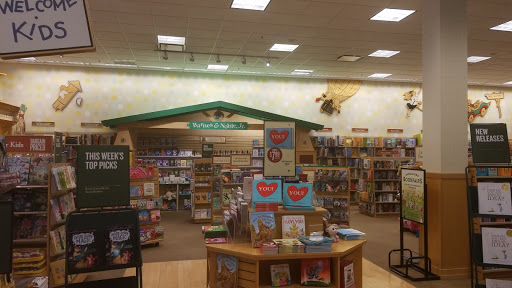 Book Store «Barnes & Noble Booksellers Palm Desert», reviews and photos, 72840 Highway 111 # 425, Palm Desert, CA 92260, USA