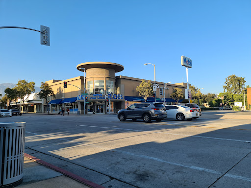 Shops On Lake Avenue, 345 S Lake Ave, Pasadena, CA 91101, USA, 