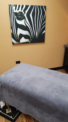 Beauty Salon «Designer Glitz & Glamour Spa and Hair Salon», reviews and photos, 222 E Aviation Blvd, Universal City, TX 78148, USA