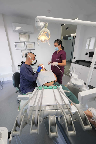 Dentrum Ağız ve Diş Sağlığı Polikliniği - Adana Diş Kliniği