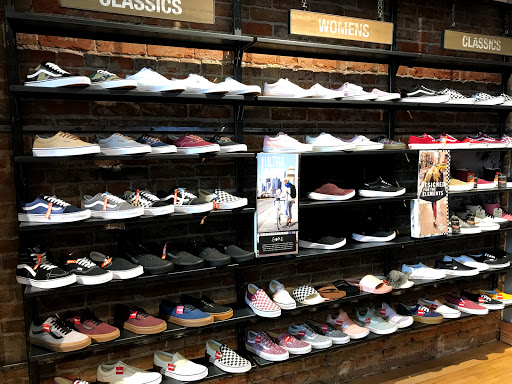 Shoe Store «Vans», reviews and photos, 28 E Colorado Blvd, Pasadena, CA 91105, USA