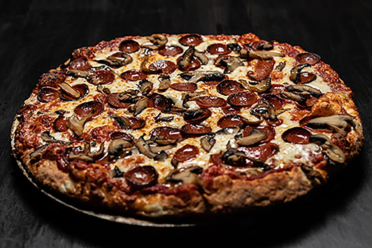 #5 best pizza place in Royal Oak - Green Lantern Pizza