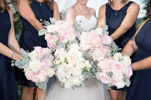 Florist «Amelia Florist Wine & Gift Shop», reviews and photos, 1406 Ohio Pike, Amelia, OH 45102, USA