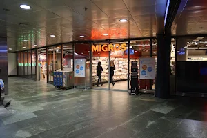Migros-Supermarkt - Luzern - Bahnhof image