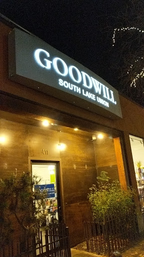 Thrift Store «Goodwill South Lake Union», reviews and photos, 411 Westlake Ave N, Seattle, WA 98109, USA