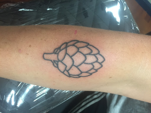 Tattoo Shop «Gold Coast Tattoo Studio», reviews and photos, 639 Lighthouse Ave, Monterey, CA 93940, USA