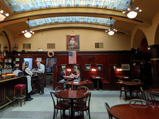 Comedy Club «Helium Comedy Club - Portland», reviews and photos, 1510 SE 9th Ave, Portland, OR 97214, USA