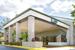 Days Inn by Wyndham Hoover Birmingham image